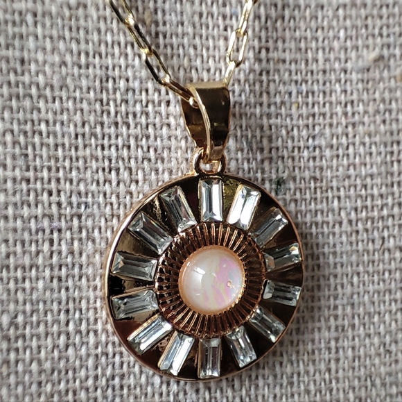 Faux Plunder Brand Faux Opal Baguette Rhinestone Gold Tone Necklace Pendant NEW - Picture 3 of 10